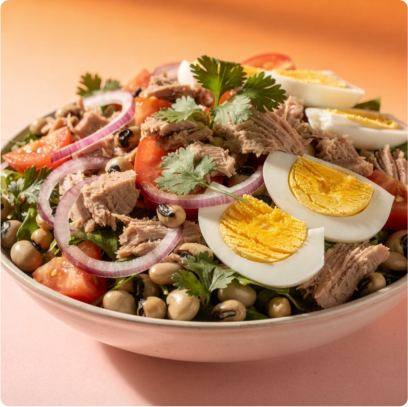 Salada completa de atum com feijão-fradinho e ovo (marmita fria)